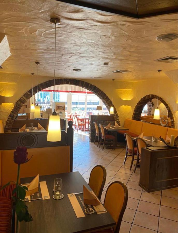 Hotel Restaurant Germania Нойвид Экстерьер фото