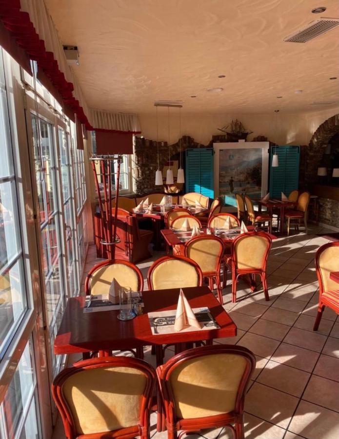 Hotel Restaurant Germania Нойвид Экстерьер фото
